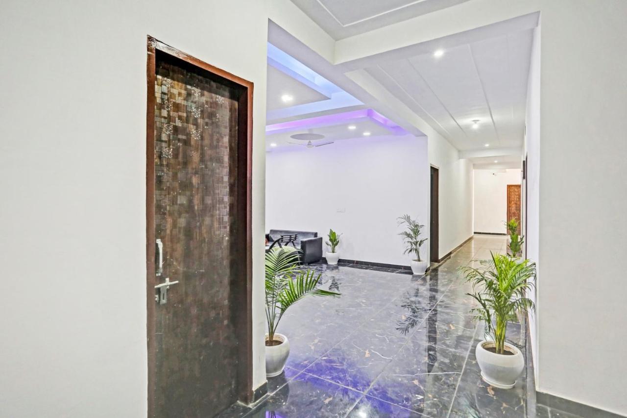 Hotel Collection O The Royal Fern Farrukhnagar Esterno foto