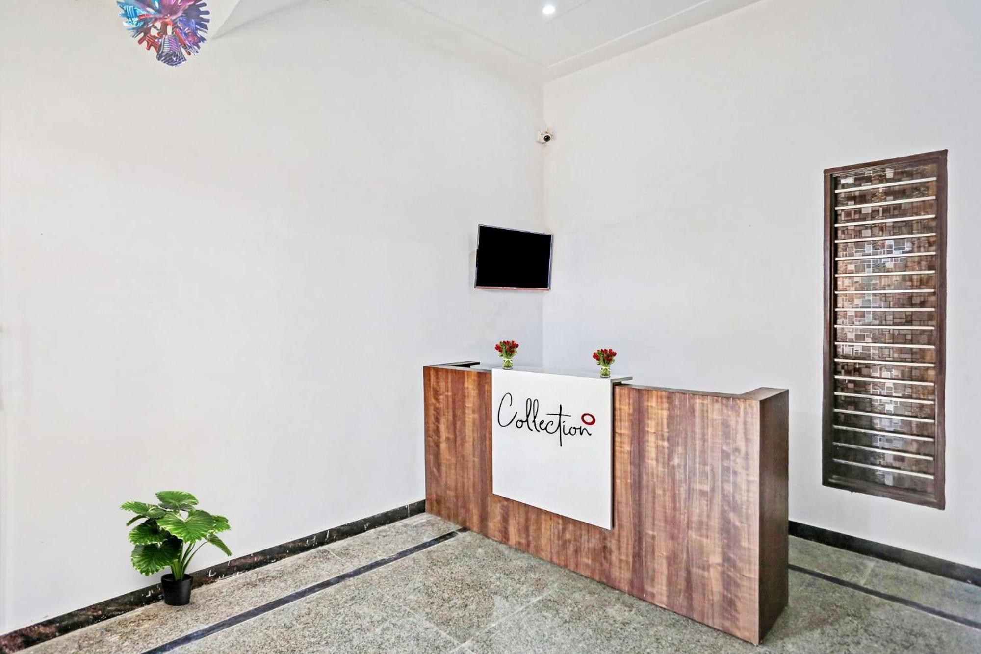 Hotel Collection O The Royal Fern Farrukhnagar Esterno foto